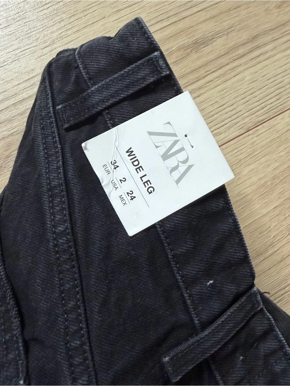 NWT Zara Black Wide Leg Distressed Jeans with Raw Hem Size 2 Tall